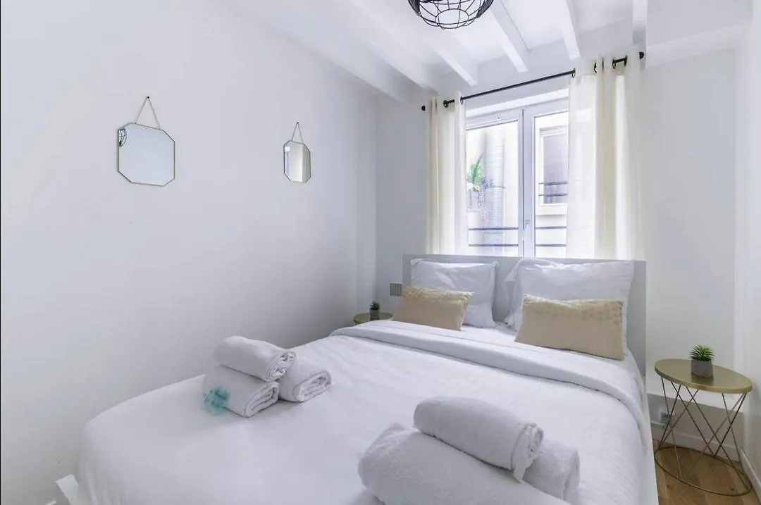 Home Suite Home Grands Boulevards 41 Paris Apartment
